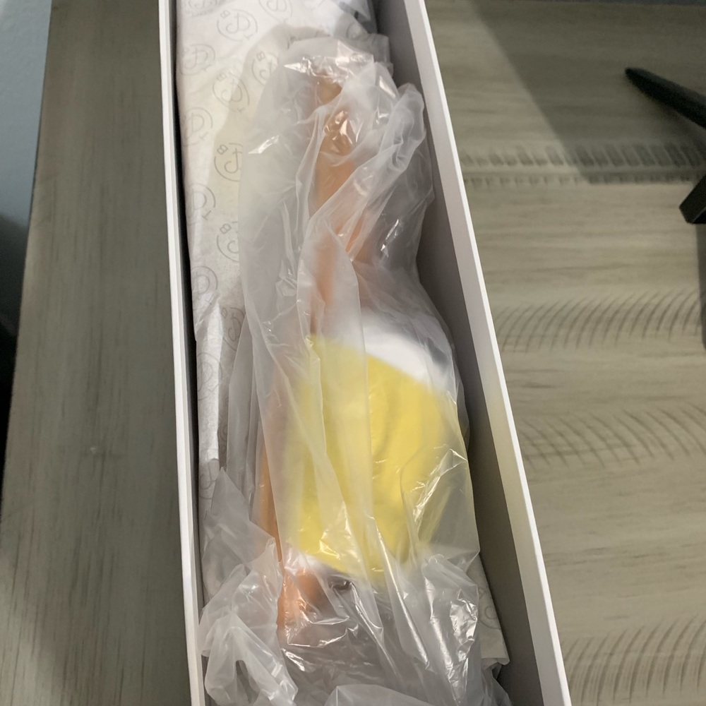 Yellow suede Treasure & Bond sandal NEVER WORN - Picture 5 of 6